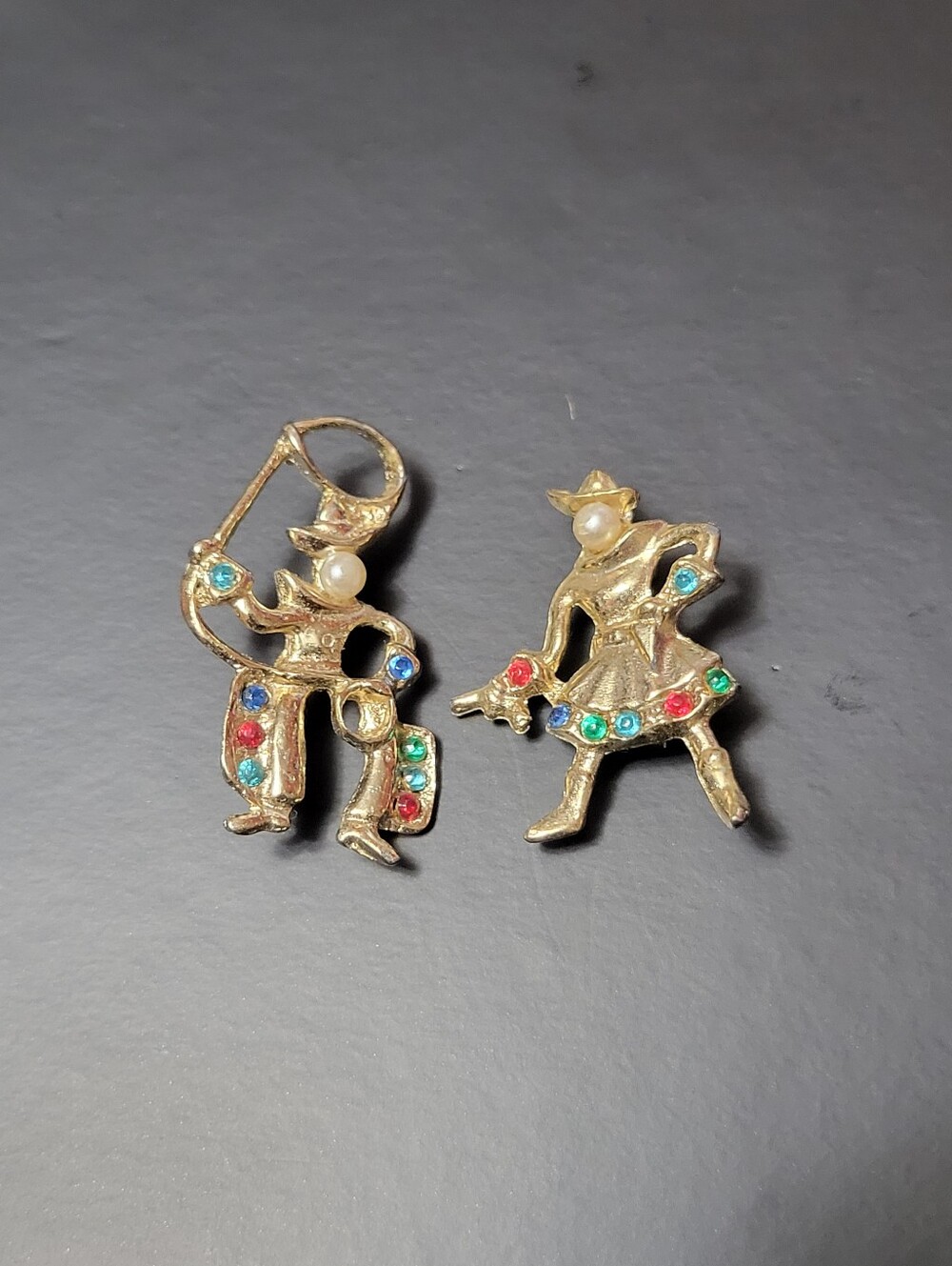 Pins Cowboy and cowgirl Retro Goldstone Pins Jewelry Fashion Accessory